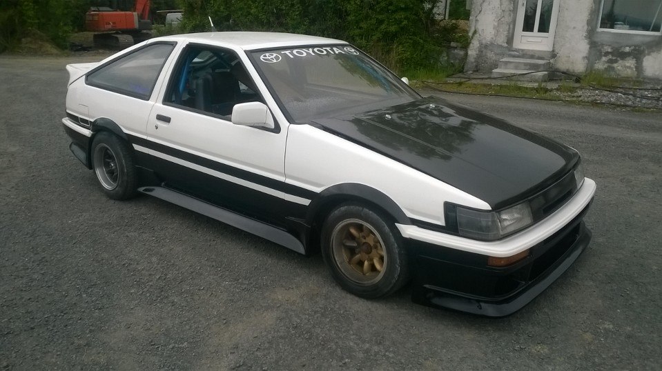 Toyota AE86 Levin / UK Corolla GT Vtx style skirts