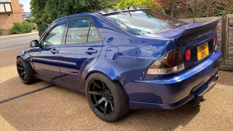 Lexus IS200/IS300/Altezza 65mm rear bunny type arches